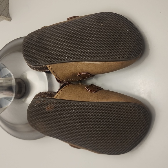 3 shoe bundles 12 to 18 months - Picture 4 of 11